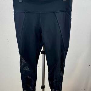 Ivivva by Lululemon Black Mesh Panel Crop Leggings
